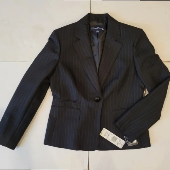 🆕️Evane-Picone Black Pin-Stripe Pant Suit 6P